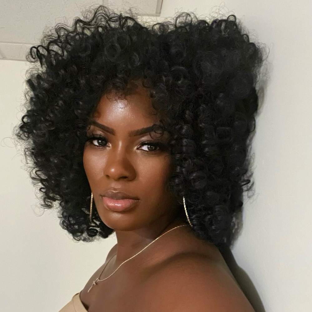 Meet your Posher, Yolanda